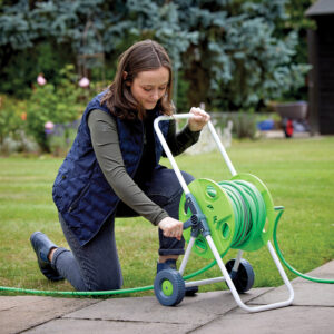 Holds up to 45m of 1/2" (12.5mm) standard garden hose (not included)